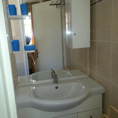 La Glycine Holiday home Dieupentale